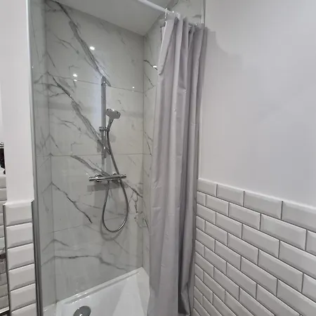 Apartament Climatise Face A La *